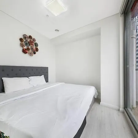Cozy 2 Bedroom 6 Minutes To Train Station With Parking Sydney Exterior photo