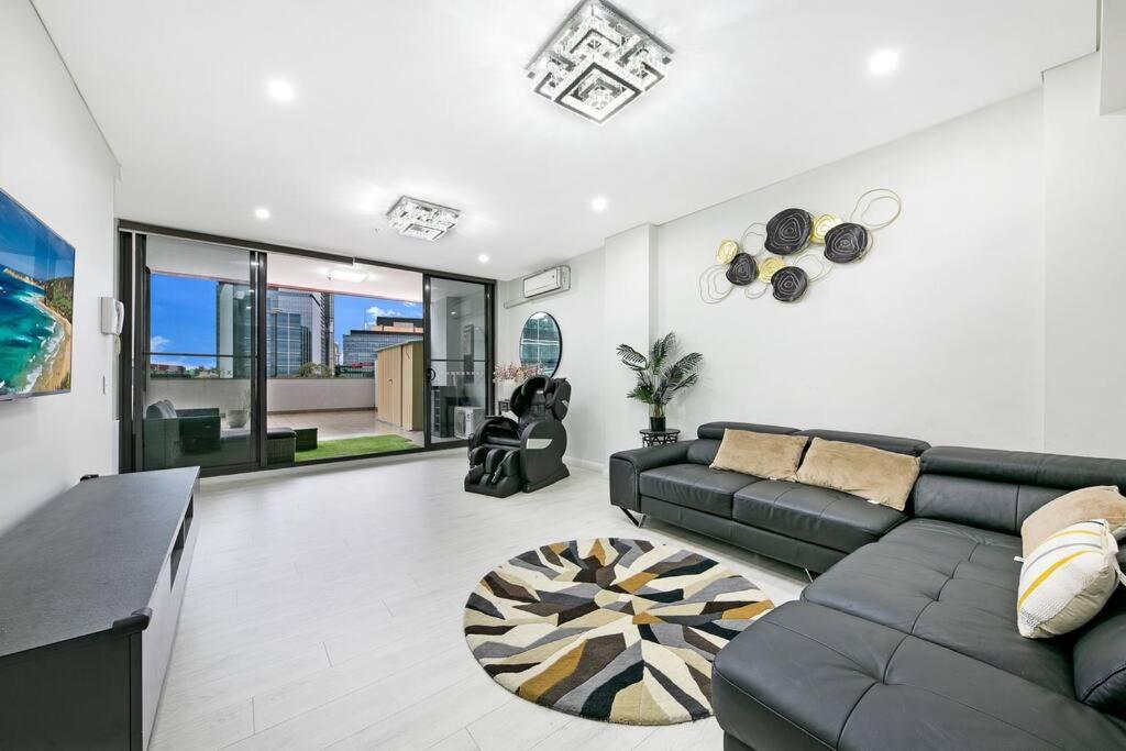 Cozy 2 Bedroom 6 Minutes To Train Station With Parking